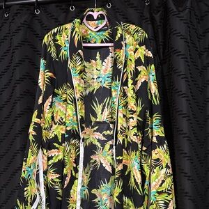 PrettyLittleThing Black Tropical Print Bell Sleeve Kimono